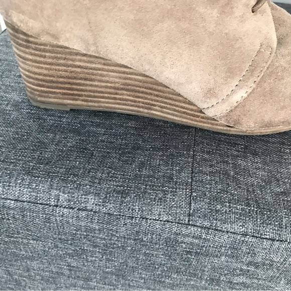 Taupe suede wedge-heel booties - Picture 2 of 2